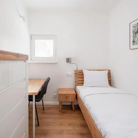 Appartement Krasinski Garden Comfort By Bookinghost