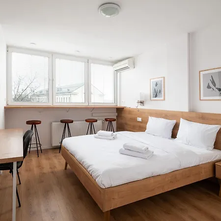 Krasinski Garden Comfort By Bookinghost Appartement *