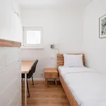 Apartman Krasinski Garden Comfort By Bookinghost